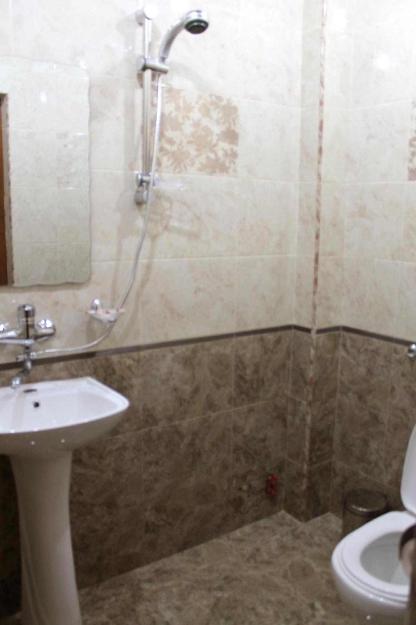 Princ Plaza Hotel Erivan Exterior foto