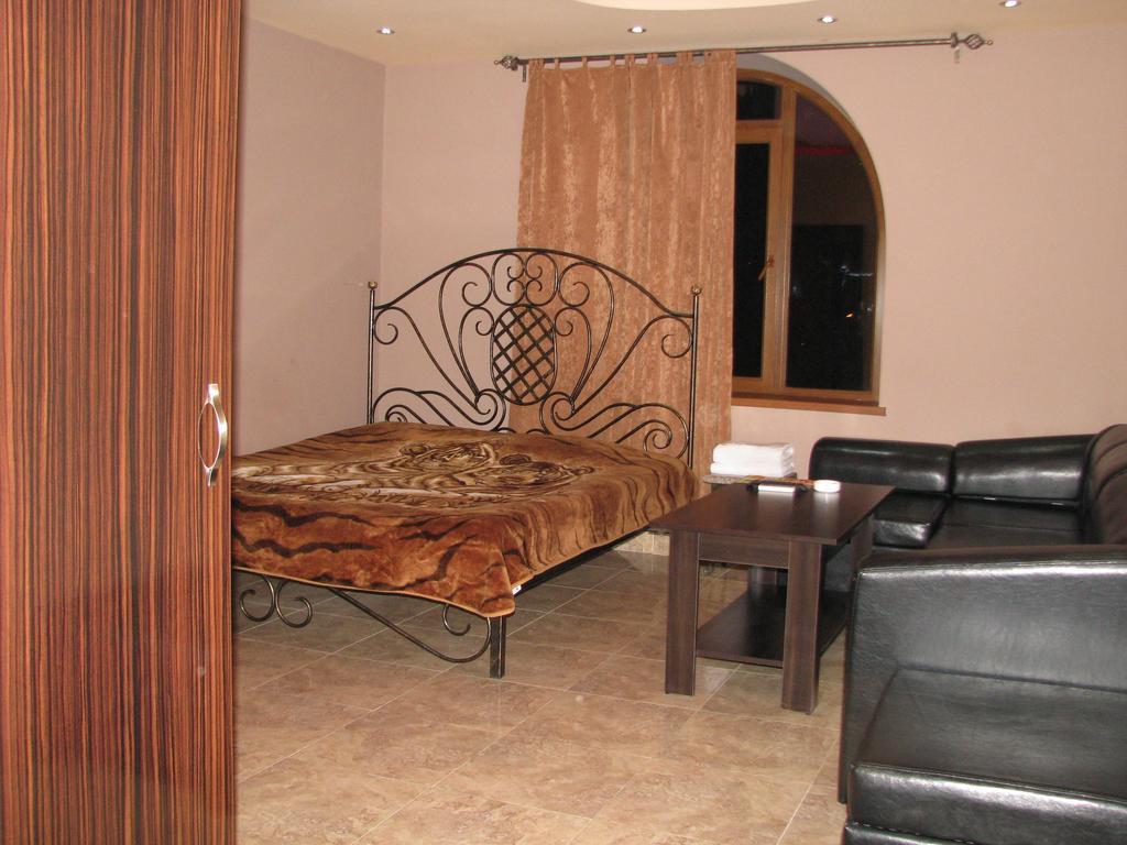 Princ Plaza Hotel Erivan Zimmer foto