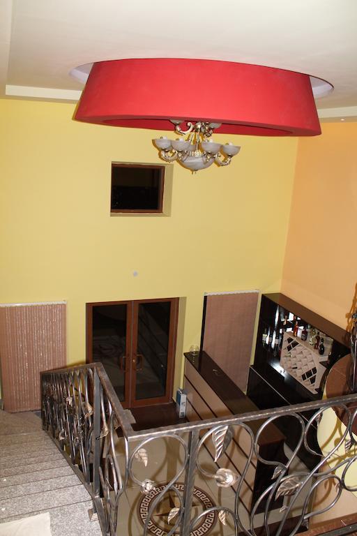 Princ Plaza Hotel Erivan Exterior foto